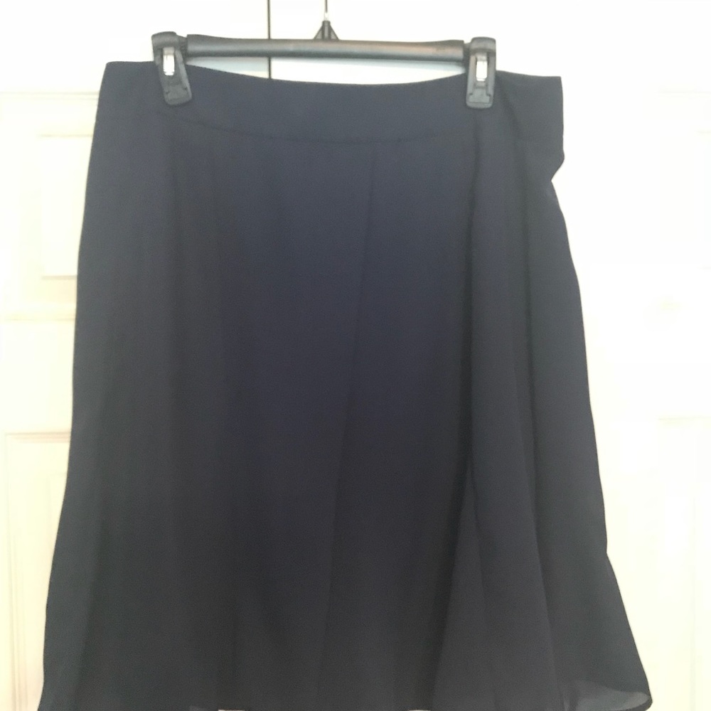 NY&C navy layered above the knee flare skirt